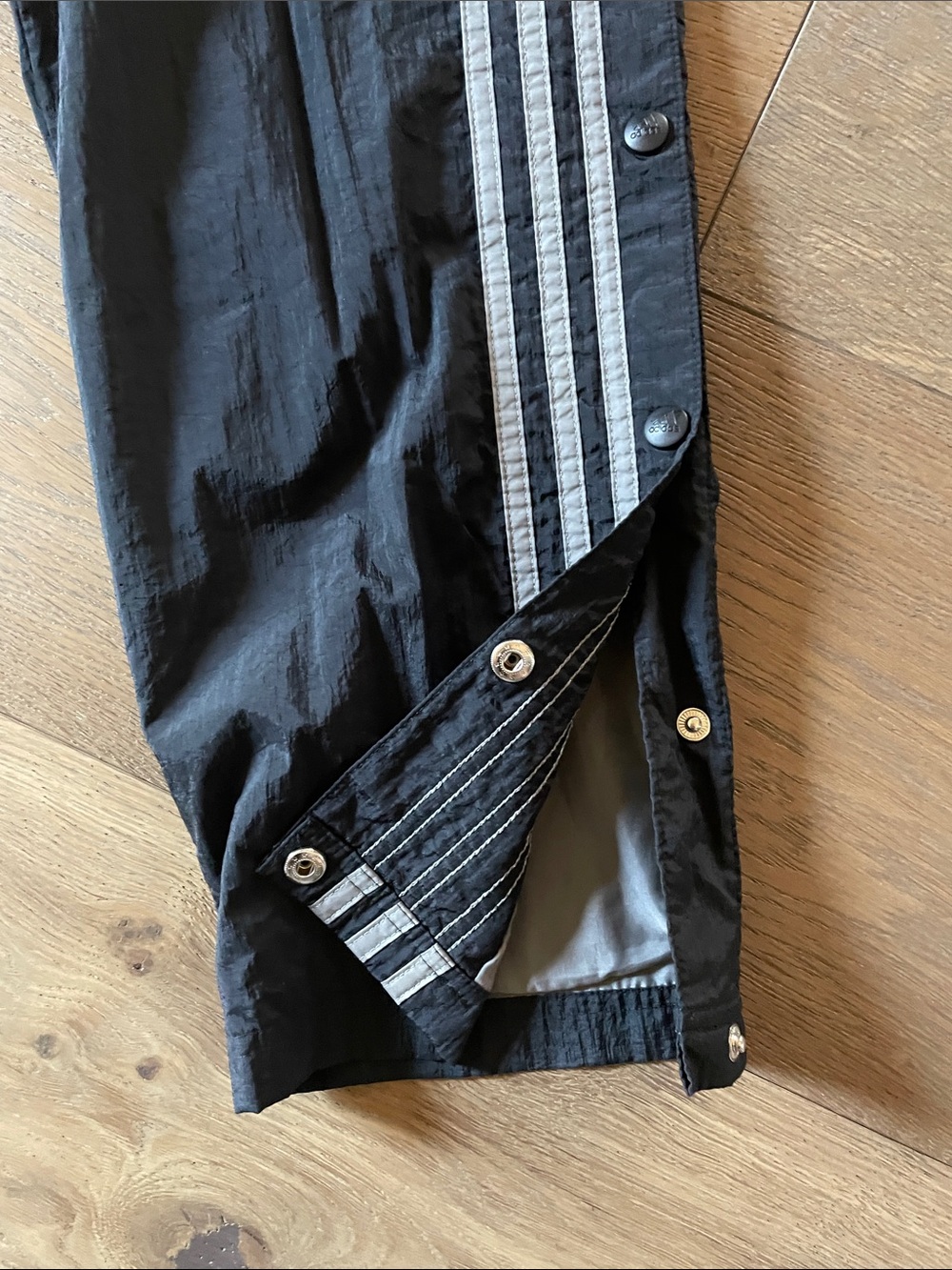 Vintage Adidas Three Stripped Tear Away Snap Pant Size Small - Picture 6 of 13